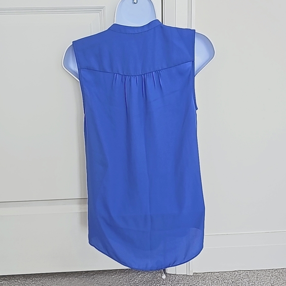 Women's Ruffle Sleeveless blouse - Picture 4 of 5